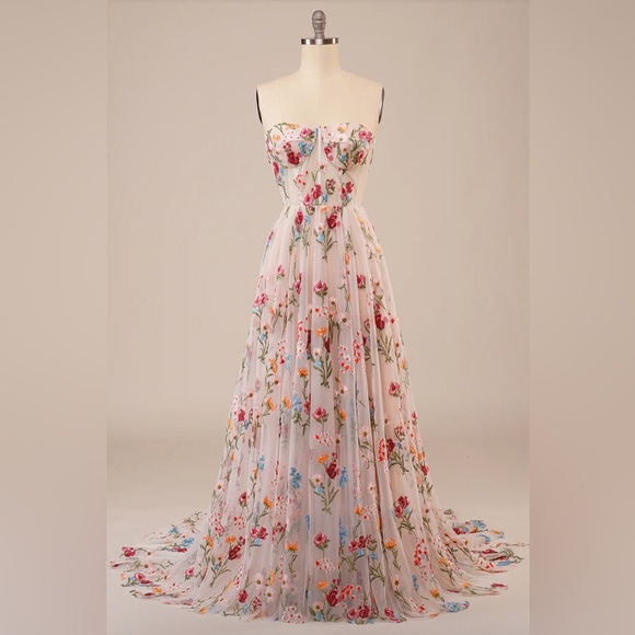 Dresses & Skirts - Beautiful multicolor floral prom dress - never worn! Ships next day!